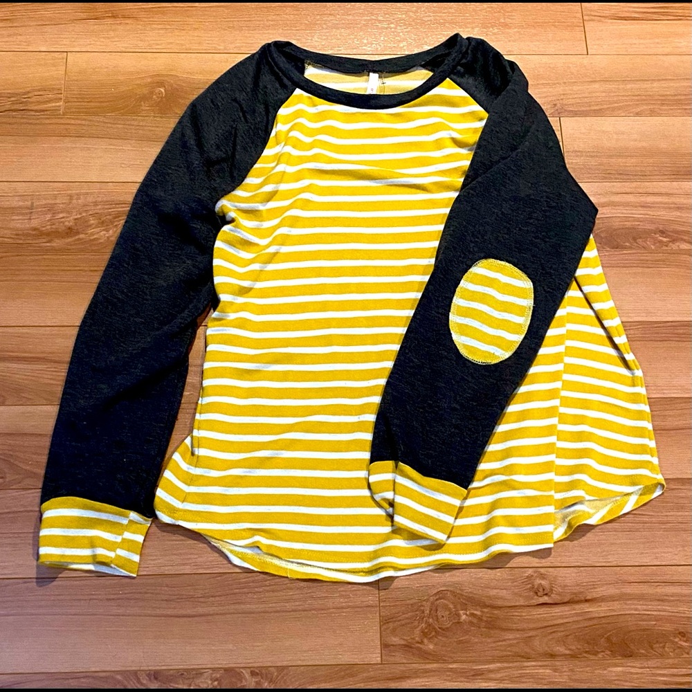 Yellow and Grey raglan tee with white stripes. Size medium/large